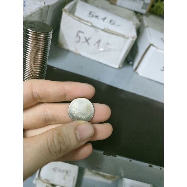 Nam châm 20x2mm tròn dẹt siêu mạnh đường kính 2cm