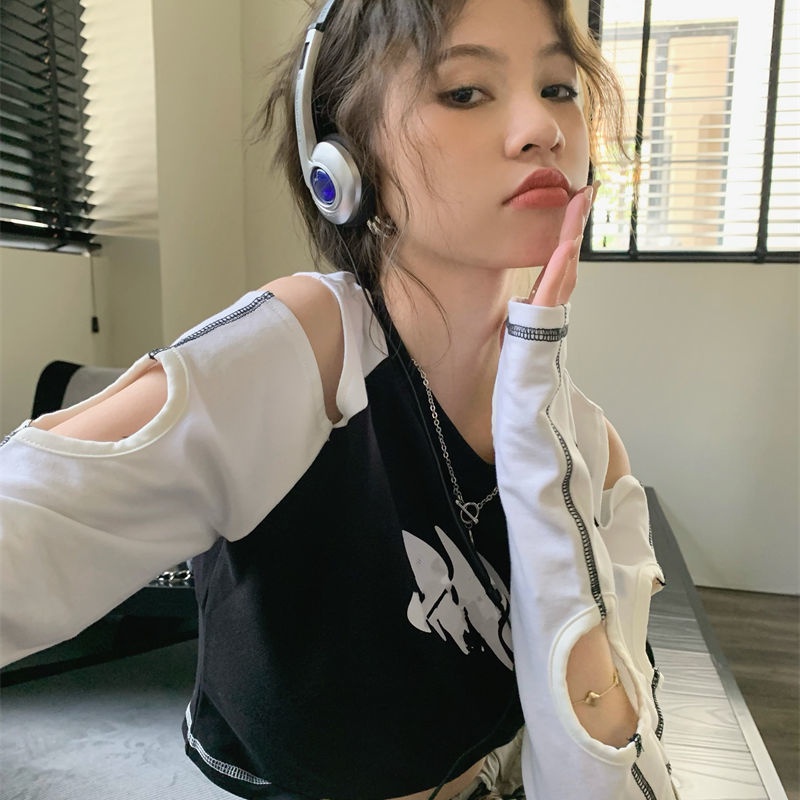 Áo kiểu COZOKC tay dài trễ vai thiết kế khoét lỗ cá tính thời trang