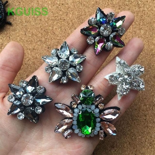Ghim cài áo nhiều kiểu dáng đính đá pha lê sang trọng