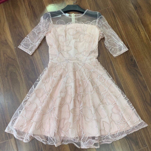 Combo váy ren và bộ thô ngố