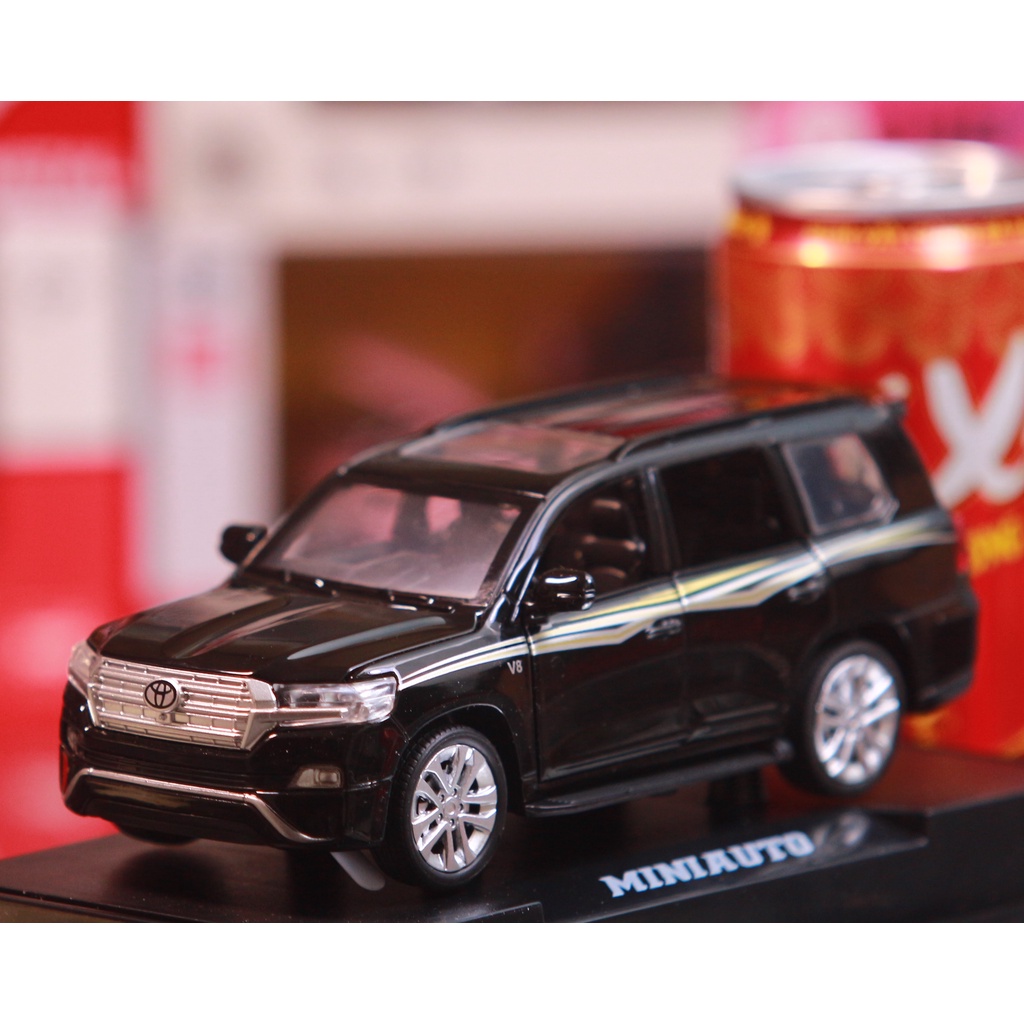 Đồ chơi Xe mô hình hợp kim Toyota Land Cruiser cao cấp tỷ lệ 1:32