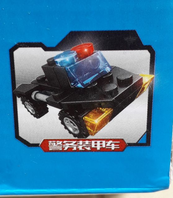 Lắp ráp 1 hộp LegoSWat xe máy bay 1020 có nhiều chi tiết bằng nhựa ABS