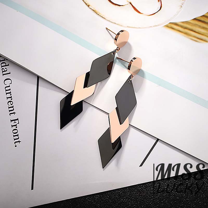 Khuyên tai nữ kiểu dáng thời trang phong cách Hàn Quốc