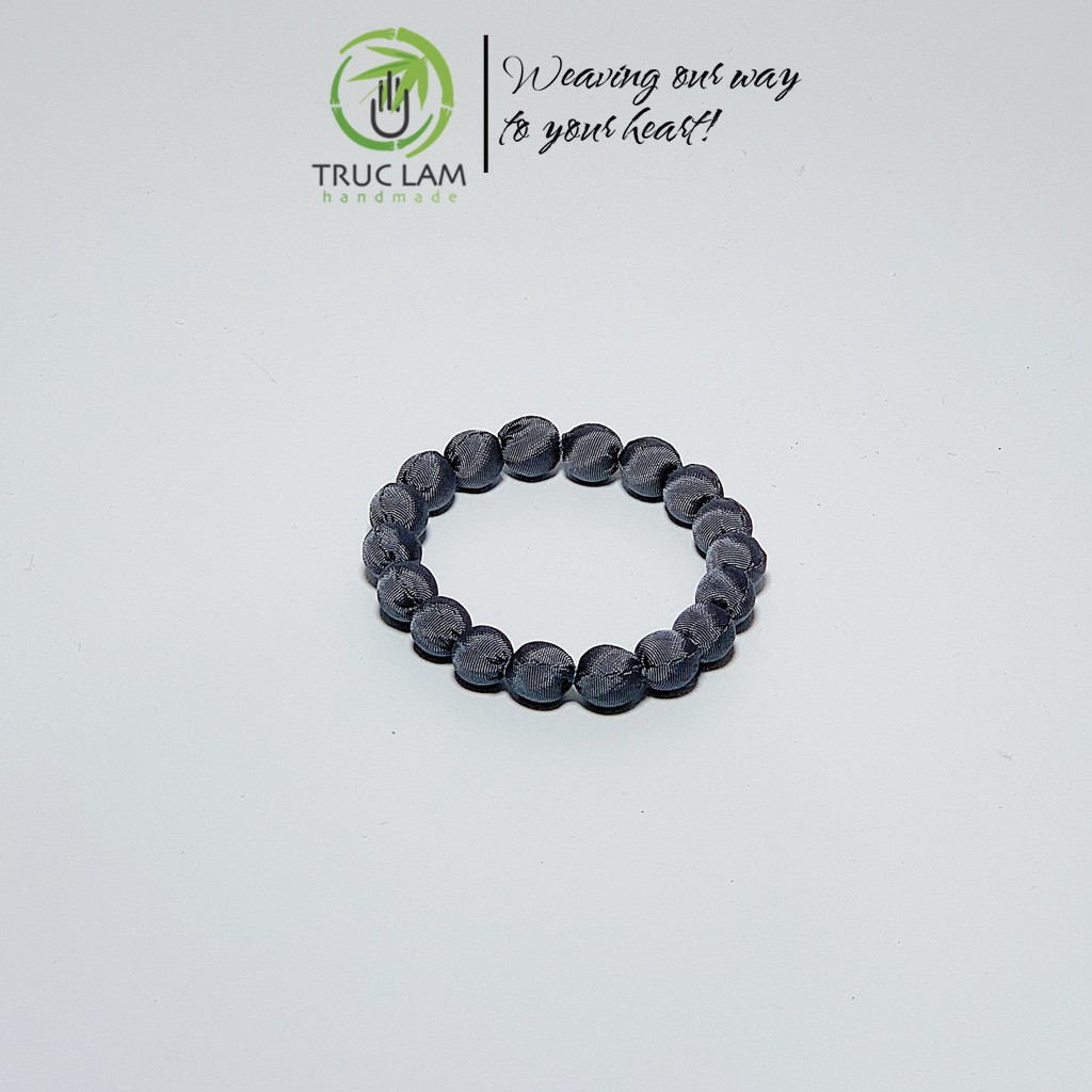 Vòng Đeo Tay Hạt Gỗ Bọc Vải Lụa Nhiều Màu Sắc (C) – Trúc Lâm Handmade