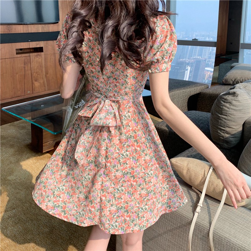 Đầm Cổ Vuông Phối Ren Họa Tiết Hoa Xinh Xắn Thời Trang Theo Phong Cách Retro | BigBuy360 - bigbuy360.vn