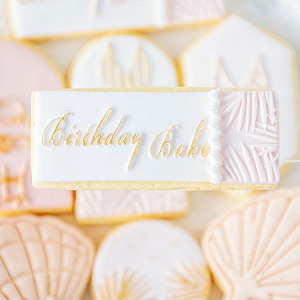 Khuôn Làm Bánh Quy Họa Tiết Chữ Happy Birthday Xinh Xắn