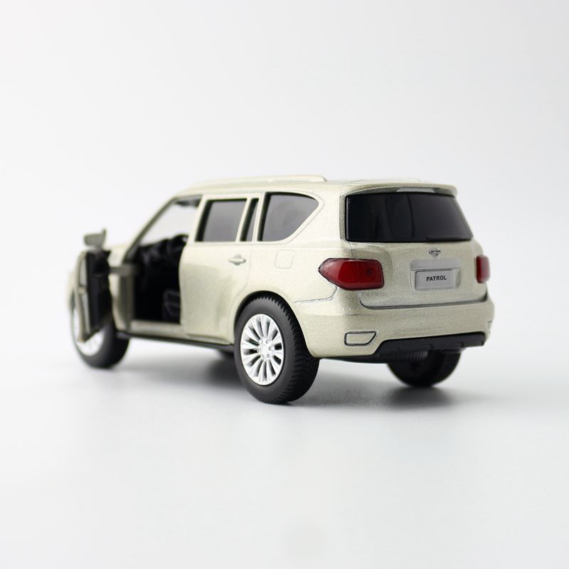 Mô hình xe Nissan Patrol kim loại 1:36 mở được 2 cửa