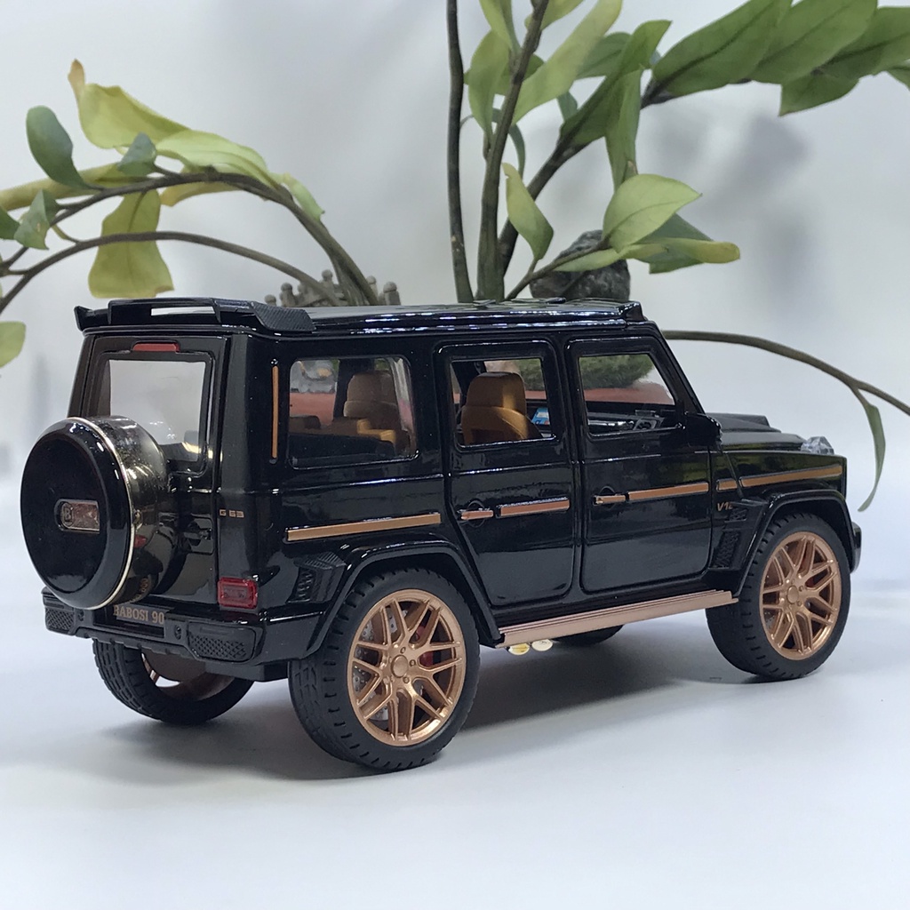 Mô hình xe ô tô Mercedes G900 Brabus V12 tỷ lệ 1:22 bằng kim loại mới ra mắt