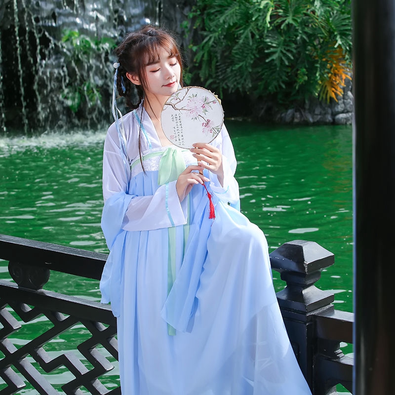 Hán phục truyền thống phong cách cổ trang cho nữ | BigBuy360 - bigbuy360.vn