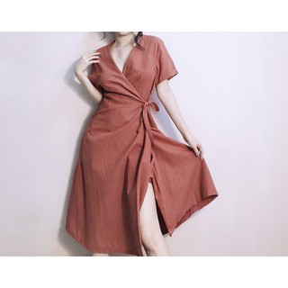 Đầm midi xô linen đắp vạt cột dây cam đất