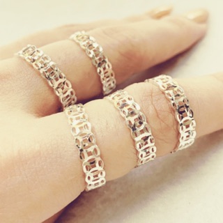 Nhẫn bạc nữ đồng tiền may mắn.