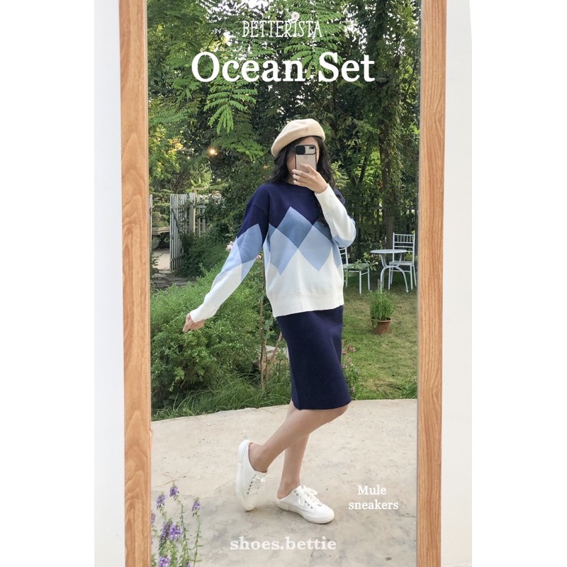 Ocean skirt - chân váy len màu xanh navy dáng ôm nhẹ và co giãn