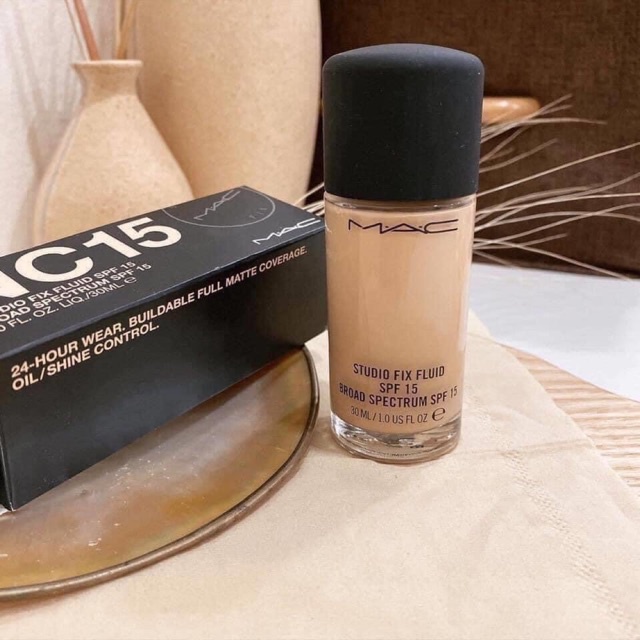 KEM NỀN ĐÌNH ĐÁM MAC STUDIO FIX FLUID SPF 15 BROAD SPECTRUM SPF 15 ( mini - 5ml)