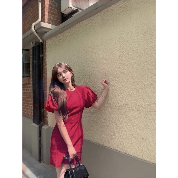 Đầm xốp đỏ cổ tròn tay phồng