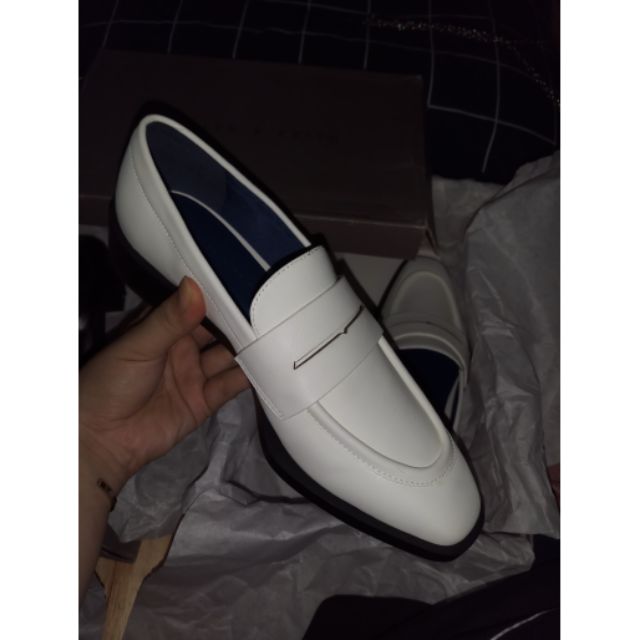Giày charles&keith white size 36 (fit 37) full box