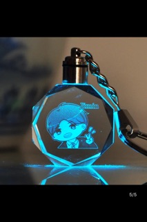 Móc khoá pha lê đổi màu BTS