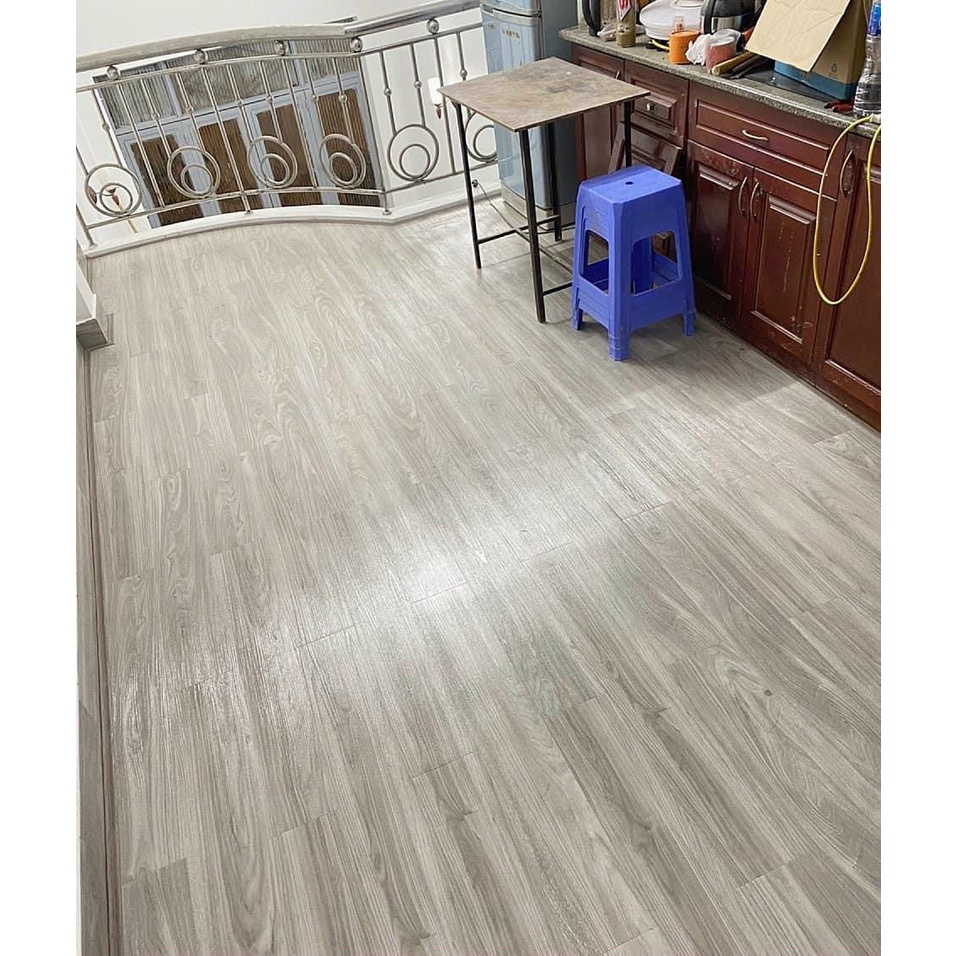 COMBO 1 Hộp 36 tấm sàn nhựa giả gỗ dán được 5 mét vuông