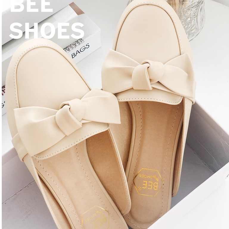 BEESHOES - GIÀY SỤC NỮ MŨI VUÔNG HỌA TIẾT NƠ - GIÀY SỤC NỮ GÓT VUÔNG CAO 2 PHÂN SẴN MÀU ĐEN - BE - TRẮNG 201070