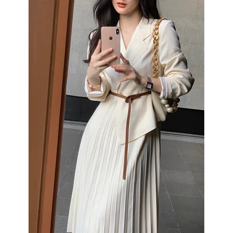 Set váy thiết kế dập li cổ vest kèm đai hai màu sang chảnh | BigBuy360 - bigbuy360.vn