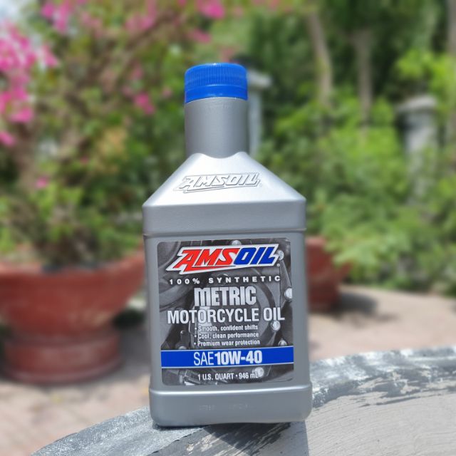 NHỚT AMSOIL METRIC 10W40.