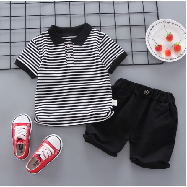 Bộ quần áo bé trai phong cách Hàn Quốc, áo thun kẻ sọc kèm quần đen lửng cho bé trai từ 8-16kg Easy Baby (MKS-1125084)