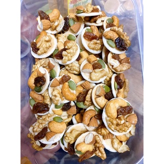 Bánh mix nuts