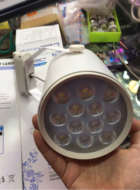 Đèn LED rọi 12W loại chạy ray