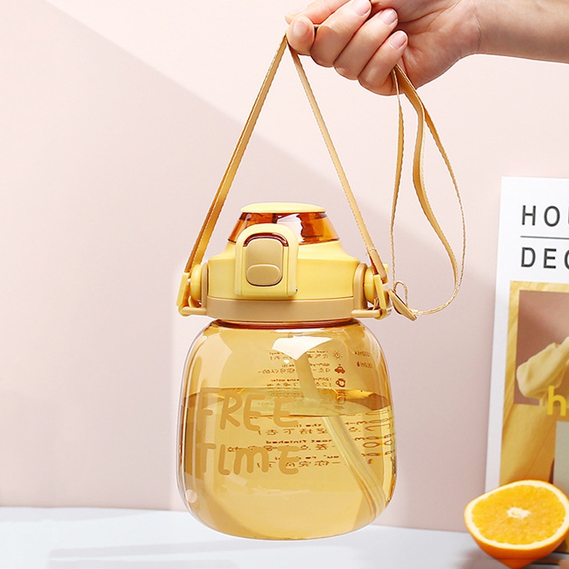 Bình Nước Cầm Tay Bằng Nhựa Hình Gấu Dễ Thương 1200ML