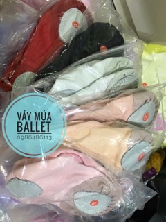 Giày múa màu đỏ