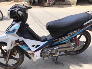 Tem sirius 110 GP xanh đen crom