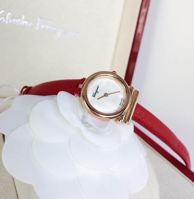 Đồng hồ nữ Salvatore Ferragamo Gancini