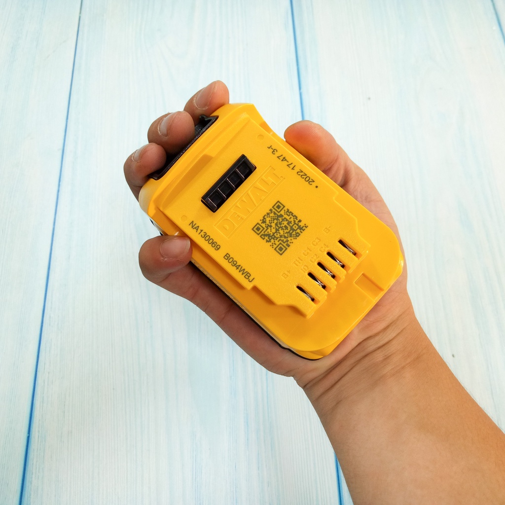 Pin DEWALT Cell mới POWERSTACK 20V 1.7AH pin DCBP034 chính hãng nghe moc