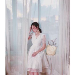 Sale đầm xòe dự tiệc lưới đính hoa rơi