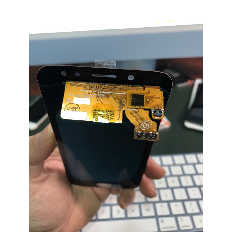 Màn hình Galaxy J7 Pro J730 2ic Oled thay thế cho màn rơi vỡ hỏng cảm ứng