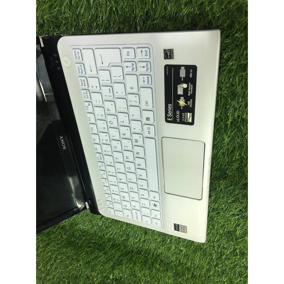 Laptop mini Sony vaio SVE11 E2-1800 Ram 4gb HDD 320gb cạc rời ~2gb màn 11.6".zin tặng fui chuột không dây,túi thời trang
