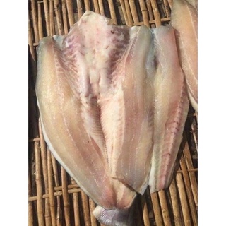 Cá dứa nguyên con 1 nắng-1 con khoảng 1kg