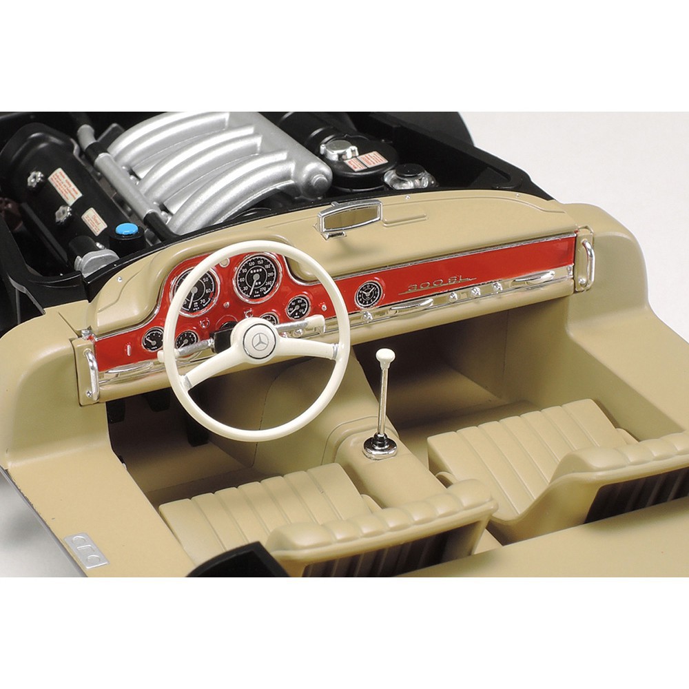 24338 Mô hình xe ô tô 1/24 SCALE MERCEDES-BENZ 300 SL  - GDC