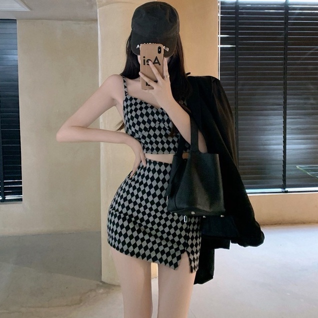 【ZHELIHANGFEI】 / Áo Hai Dây Cổ Chữ V + Chân Váy Dài Xẻ Tà Gợi Cảm