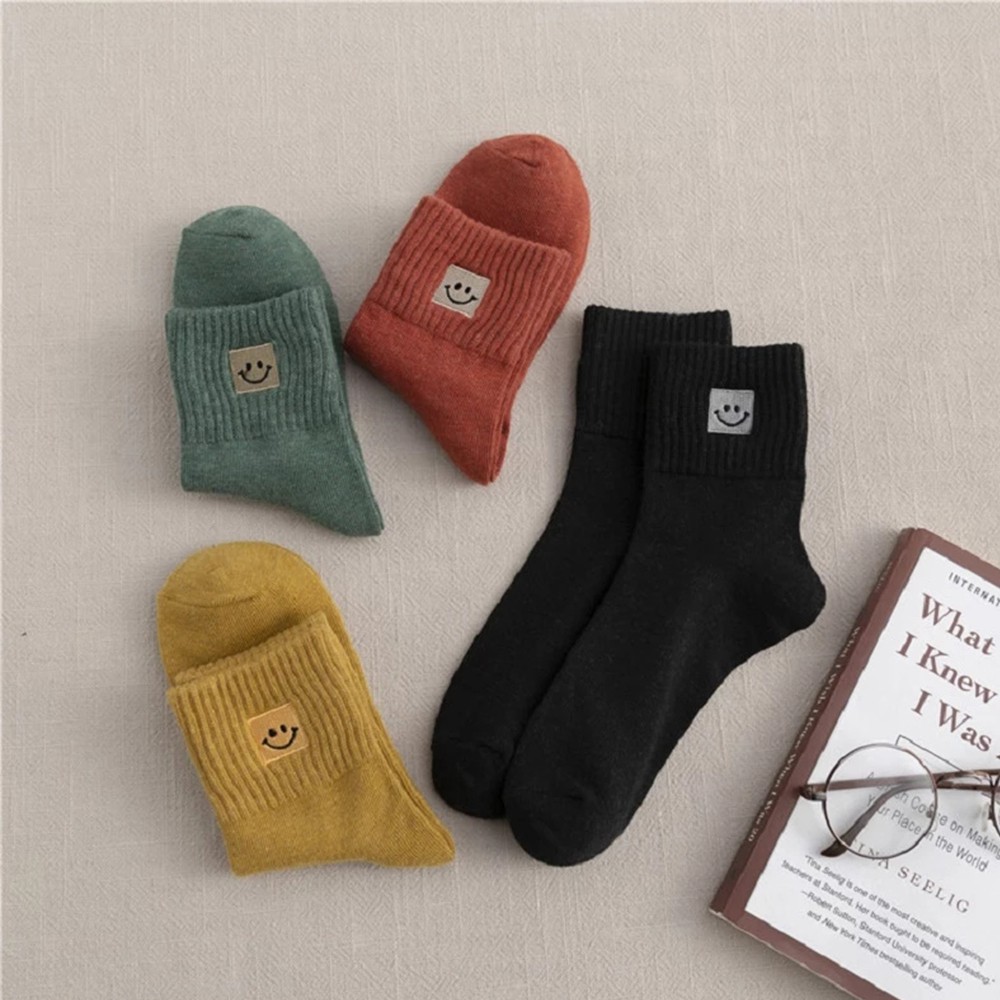 Vớ cotton màu trơn in hình mặt cười dễ thương cho nữ