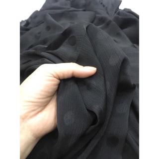 vải voan lụa chấm bi đen mềm mịn rũ siêu xinh_1m(khổ1m5)