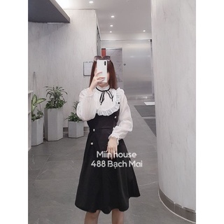 Váy đen phối cổ bèo trắng nơ