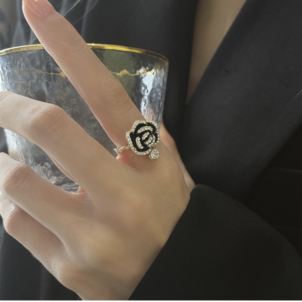 Nhẫn Hở Hình Hoa Trà Đen Tráng Men Đính Đá Phong Cách Retro Thanh Lịch Cho Nữ