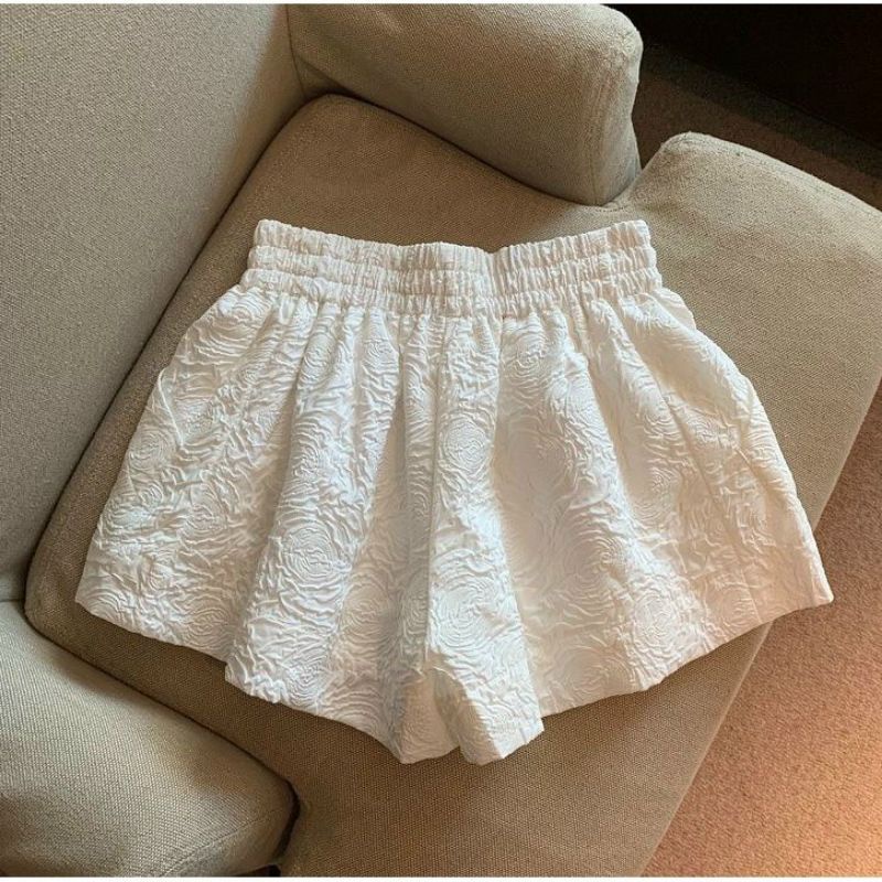 Quần Short Ngố vải xốp nhăn in hoa hồng nổi