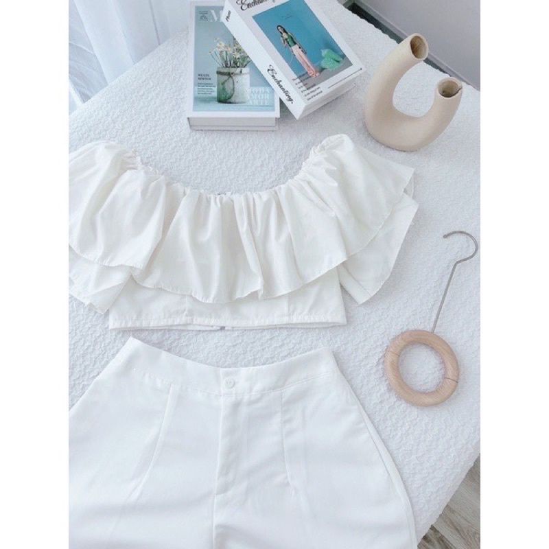 ÁO CROPTOP TRỄ VAI PHỒNG PHỒNG RẤT XINH A100