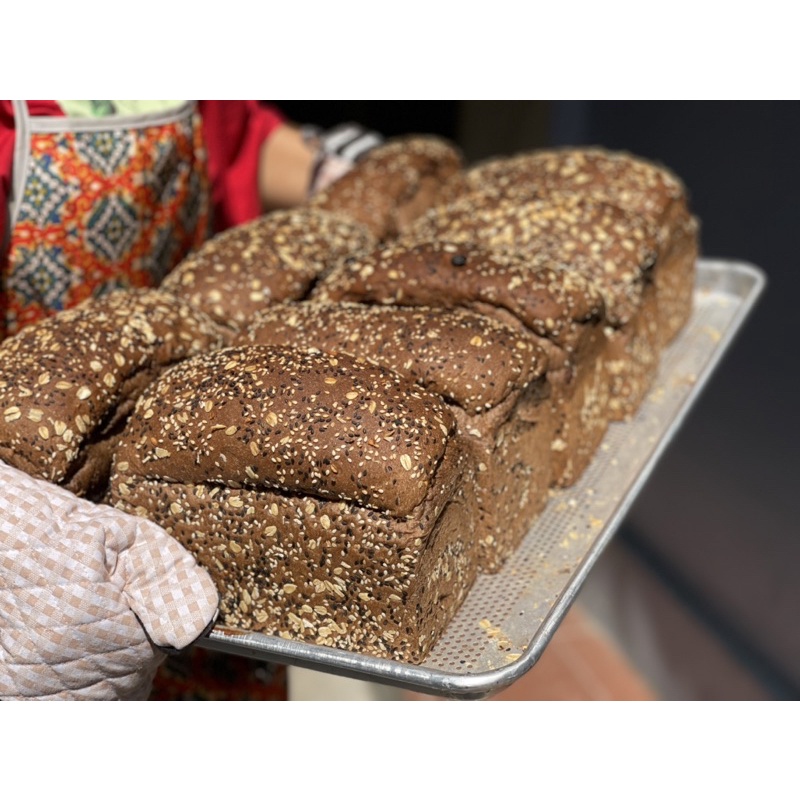 Bánh Mì Nguyên Cám Đen Ngũ Cốc Eatclean Dành Cho Người Ăn Kiêng