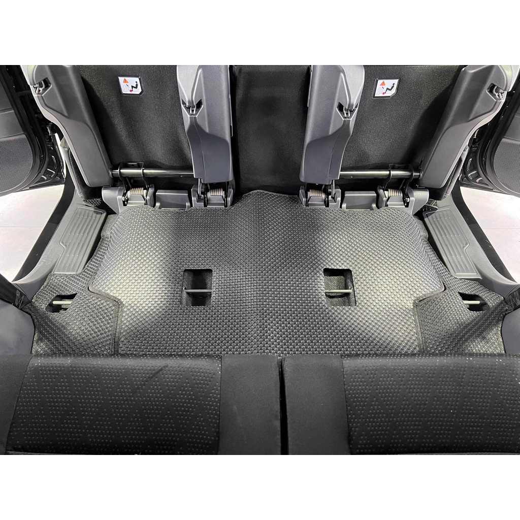 Thảm Lót Sàn Ô Tô KATA Cao Cấp Cho Xe Toyota Veloz Cross  - Không mùi, Không ẩm mốc, Dễ dàng vệ sinh