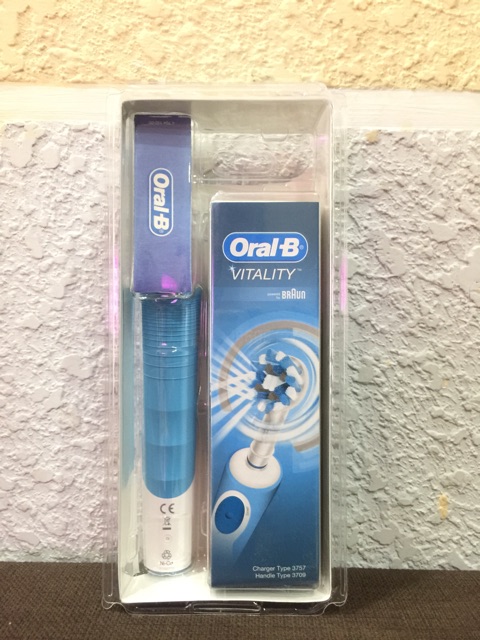 Bàn Chải Đánh Răng Điện Oral-B Vitality Braun