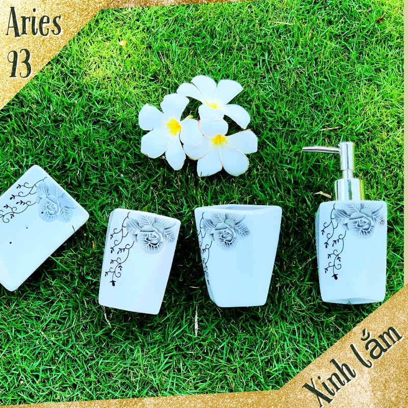 Chai đựng xà phòng, ống cắm bàn chải đánh răng, đĩa đựng xà phòng bằng sứ, bộ phụ kiện nhà tắm 4 món L-06