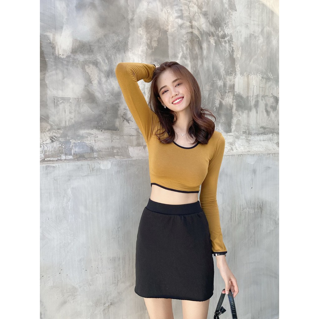 Áo Croptop Tay Dài Cổ Tròn Ôm Body Chất Thun Co Giãn Tốt Mati House - YA036180