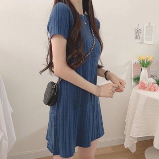 váy len mỏng cổ tròn